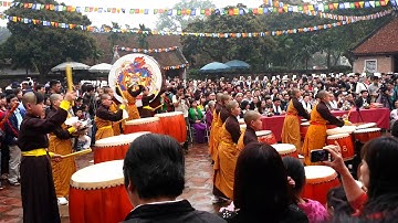 Ni Sư Dòng Truyền Thừa Drukpa trình diễn trống