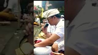 Mekidung Dewa Yadnya Turun Tirta #shorts