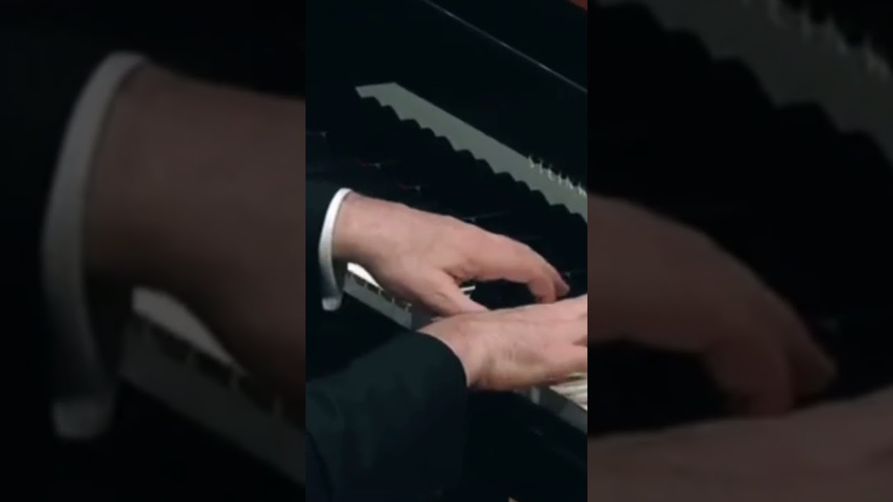 Профессиональный пианист делится секретами исполнения этюда «Водопад» Шопена