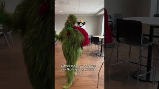 How the Grinch Visited RMHC 💚🎄