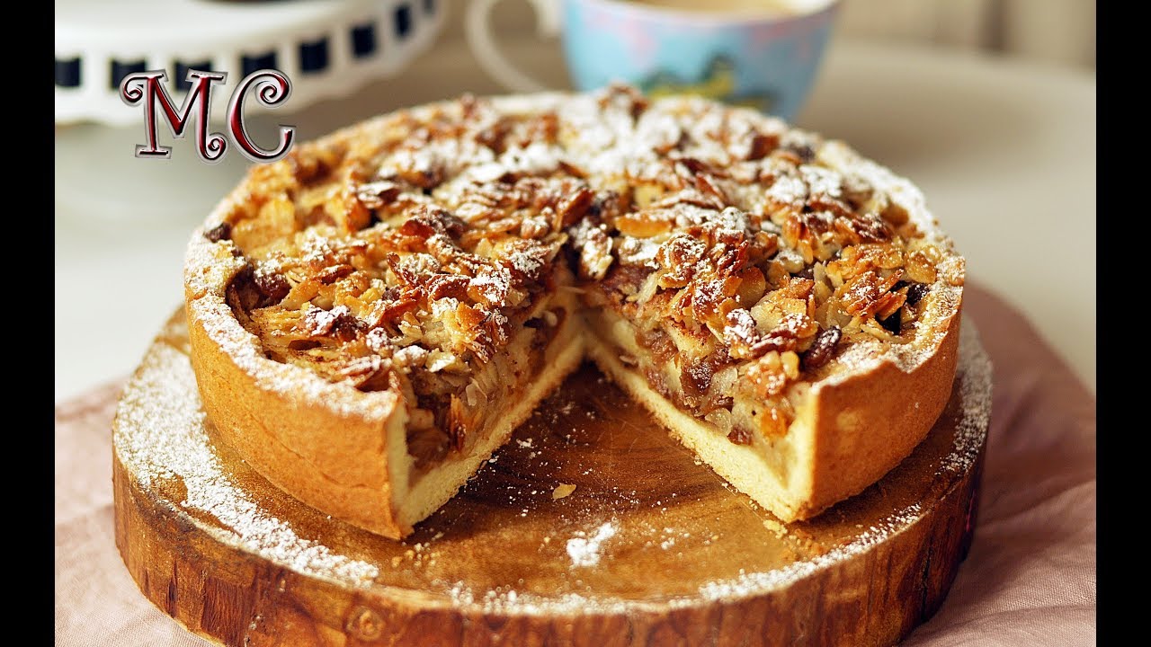 Wyśmienita szarlotka z migdałami, rodzynkami i miodem - Mała Cukierenka