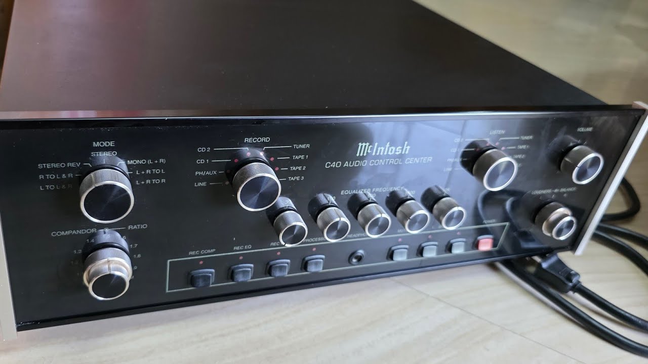 Mcintosh C40 preamplifier 