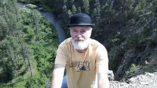Darwin falls off a cliff
You dont have to hang from a cliff to find a scientific adventure! Darwin falls off a cliff