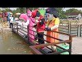 TERPESONA !! COSPLAY SQUID GAME, MASHA, PATRICK, BOBOIBOY ADU DU KASIH MAKAN IKAN EMBUNG SIDOBANDUNG