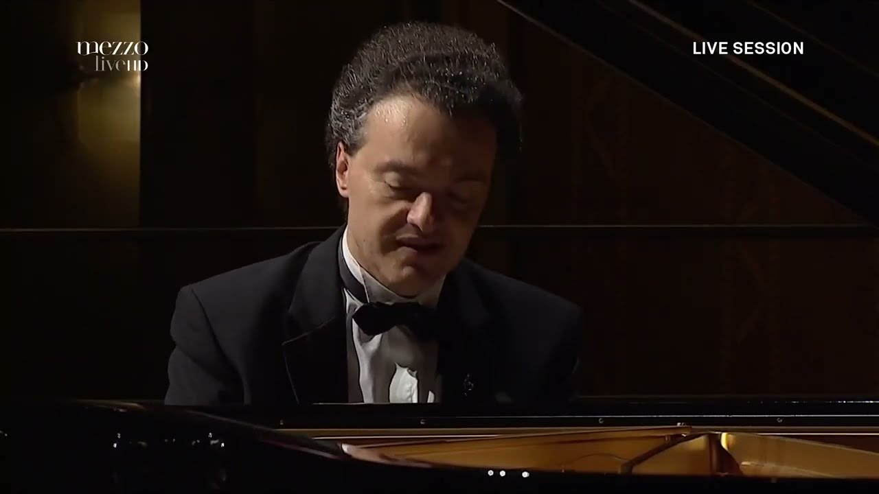 Evgeny Kissin - Mozart Rondo in D major K.485