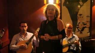 Video thumbnail of "Maria de Lourdes, "Fado Porto" - "Não acordes minha dor""