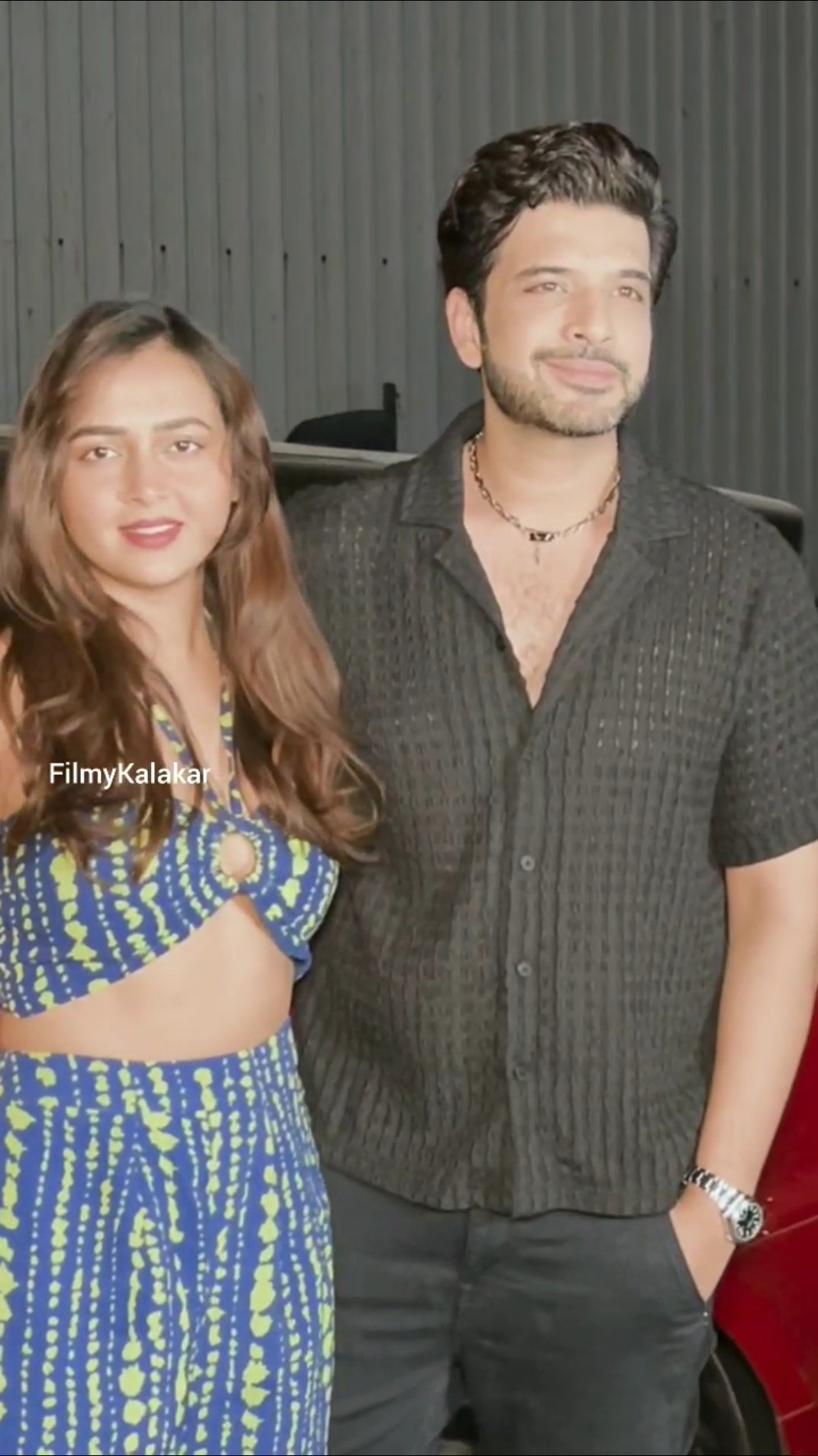 #karankundra #tejasswiprakash step out to outshine the city lights ? #filmykalakar