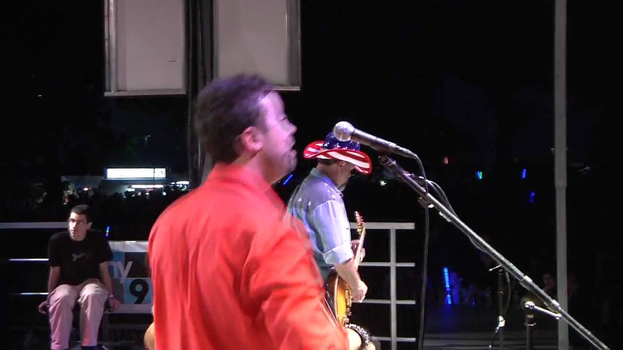 Josh Zuckerman performs Devil Went Down to Georgia at the 2009 Redbank Fireworks (HD)