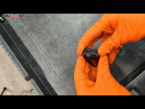 2011–2023 Chrysler 300 Key Fob Battery Replacement