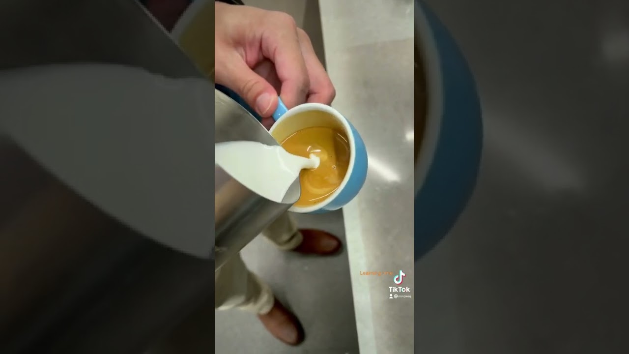 Hora de formarse Arte Latte 2022