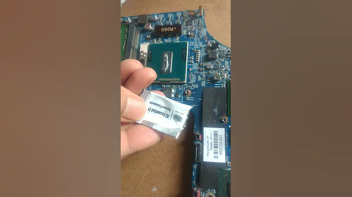 Applying thermal paste in Intel i7 CPU and Nvidia GPU #shorts #cpu #gpu