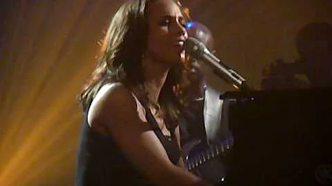 Alicia Keys performs live "If I ain't got you" @ N...