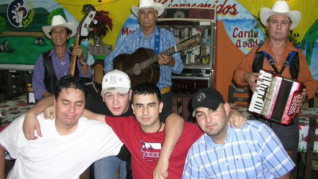 CHAPETE HURACANES POLKA IDALIA 2 ACORDEONES - YouTube Music