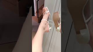 A sexy and lovely girl with beautiful feet，性感美女的腳丫子❤️girl cute stockings legs