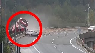 Grausame Aufnahmen: LKW wird in die Tiefe gerissen, weil Opel-Fahrer  Fehler macht! screenshot 1