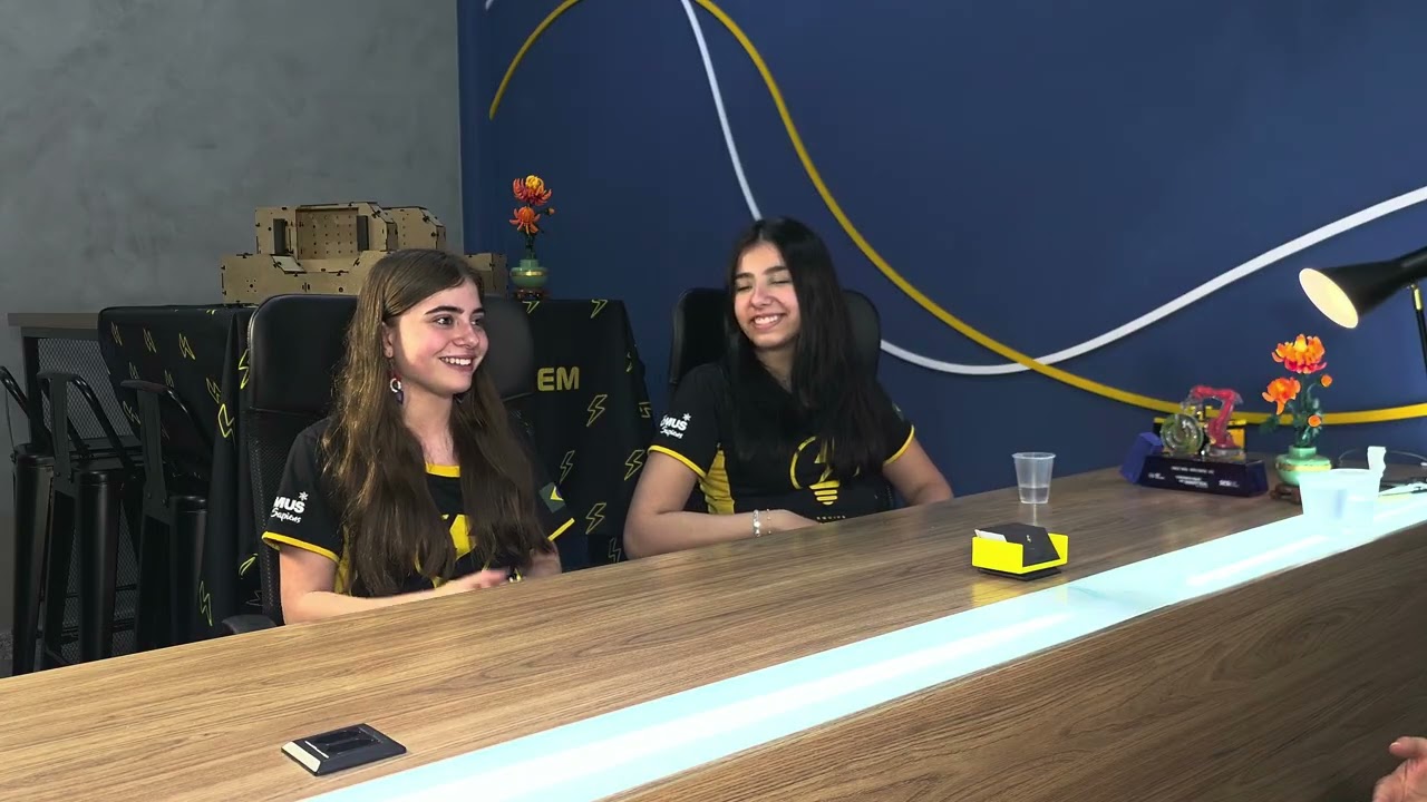 Giovanna Gregio em episódio do AltaCast