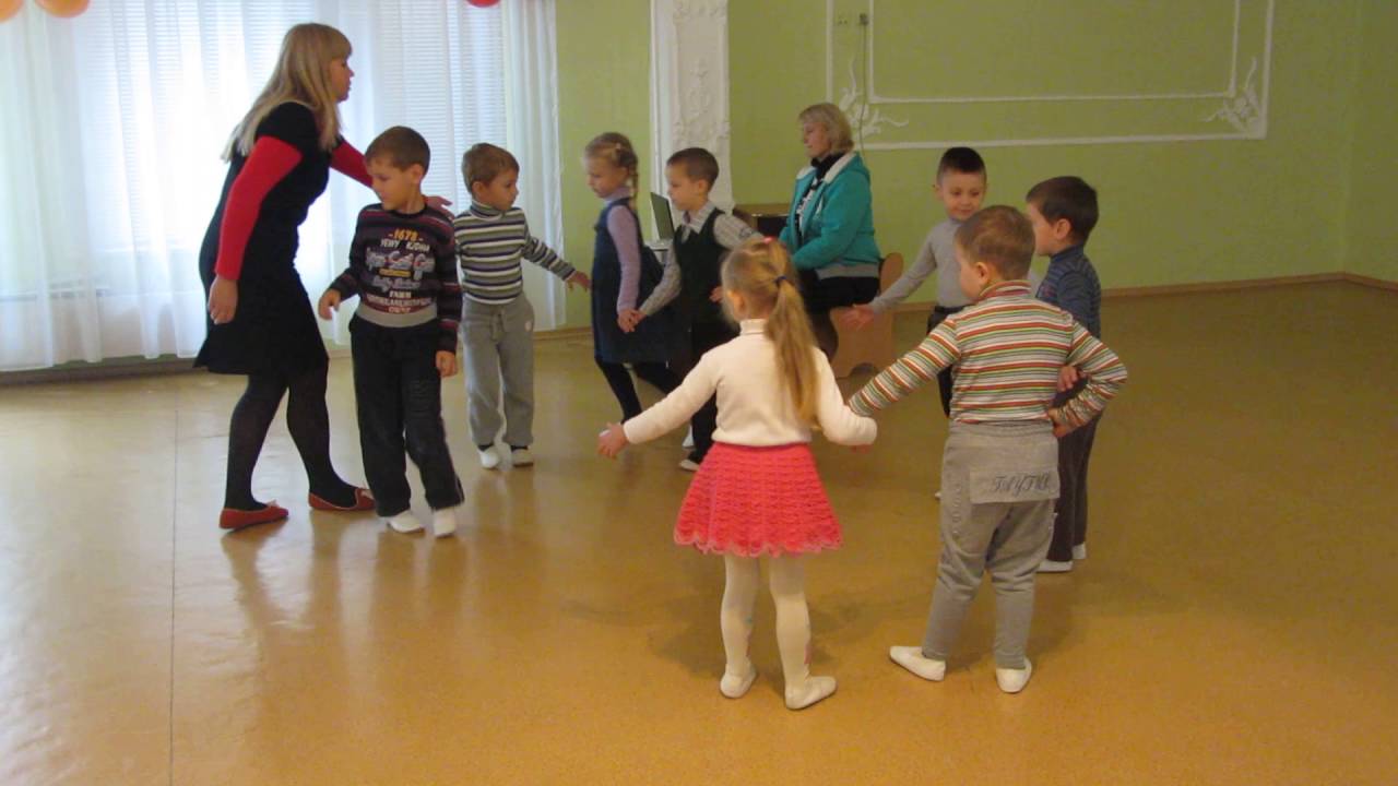 Песня веселая дорожка. Танцы на занятии в детском саду фото.
