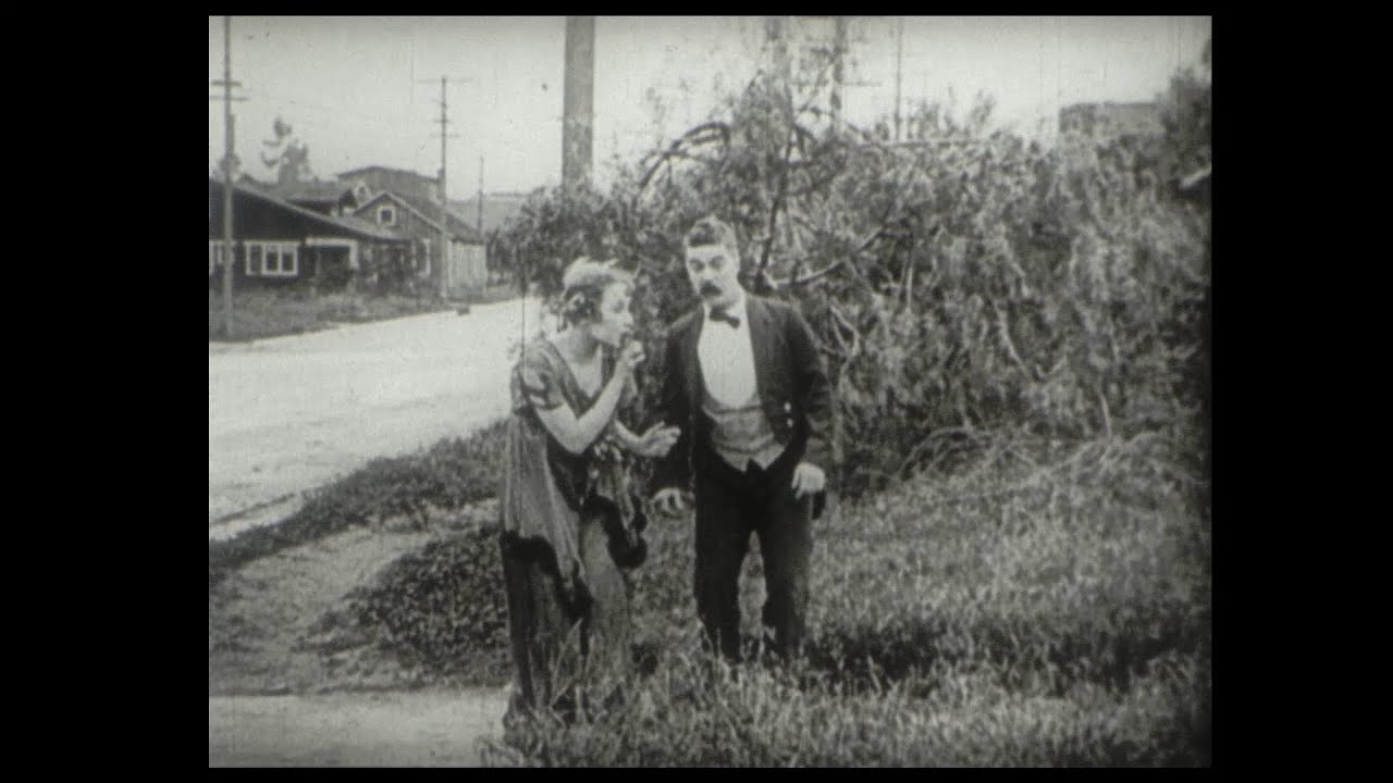 THE GINGHAM GIRL (1920) (fragment) - Billy Bevan, Louise Fazenda