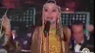 Ahlam : في مهرجان الدوحه راضي بحبك 2000