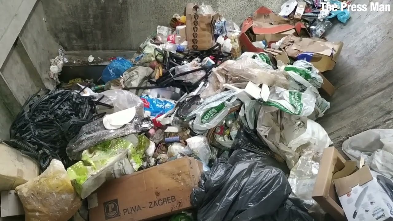 Compaction of very bad waste . Extreme waste category  #transfer #compactor