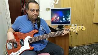 Miniatura del video "Toto - Africa (Live) - Bass cover."