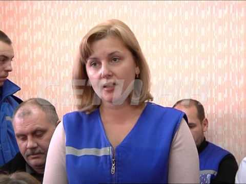 Медицинский персонал скорой помощи бастует против заведующей.