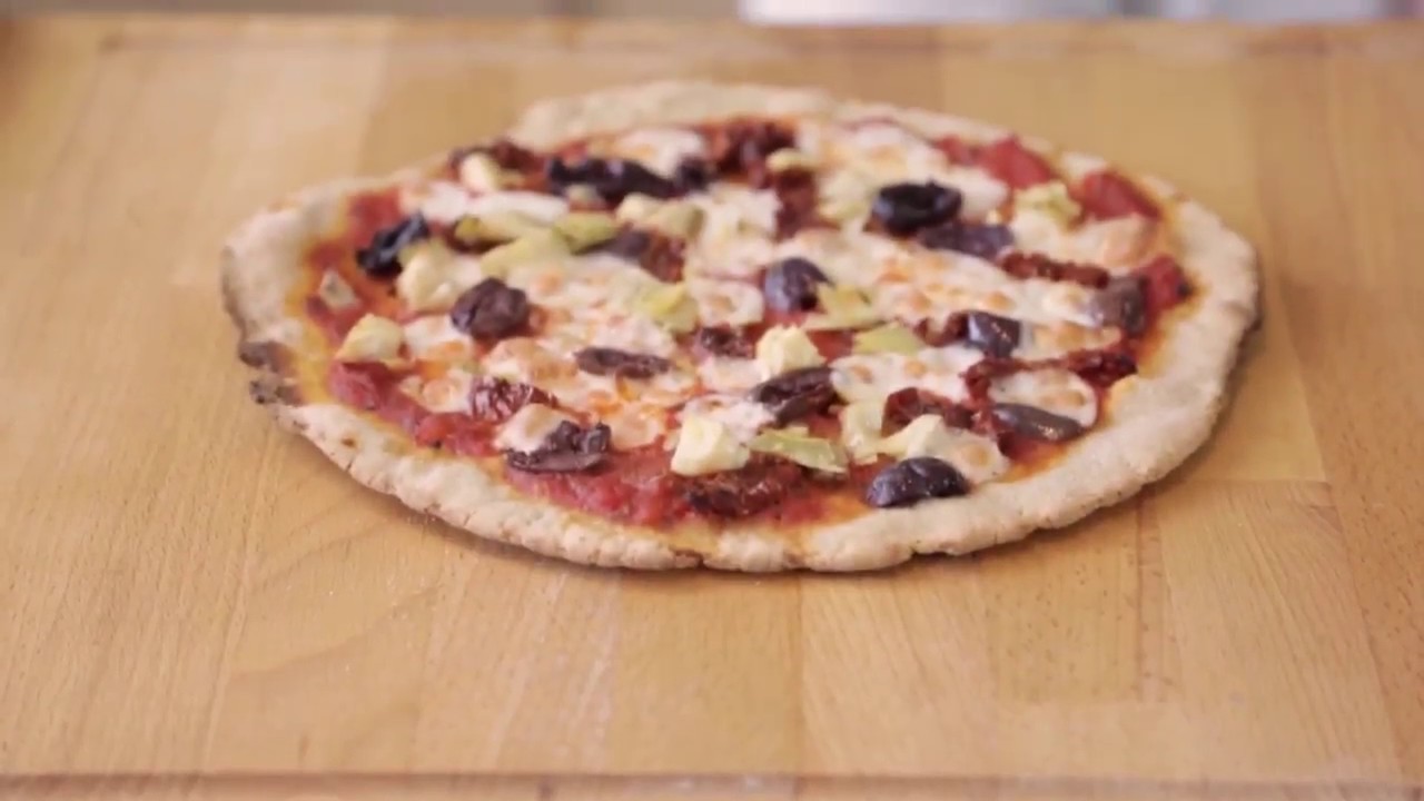 Ricette con impastatrice Smeg:  pizza ai grani antichi