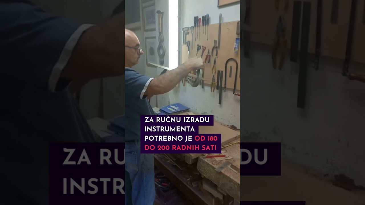 Zoran Kuvač iz Banjaluke više od dvadeset godina godina ručno izrađuje žičane instrumente