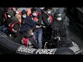Migranti, diffusi i video sui "metodi aggressivi" della polizia francese