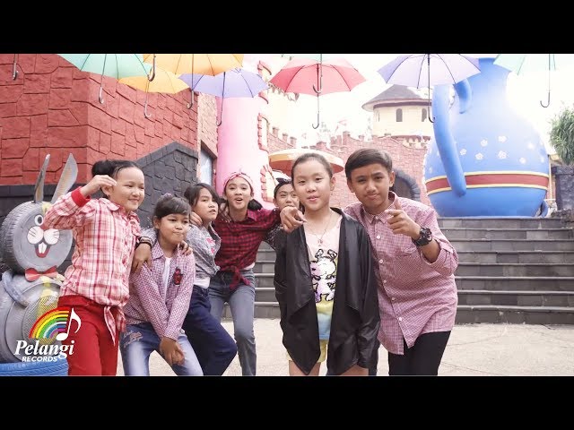 Rayvelin - Lagi-lagi TikTok (Official Music Video) class=