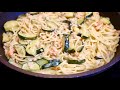 Spaghetti mit Räucherlachs Sahne Sauce und Zucchini