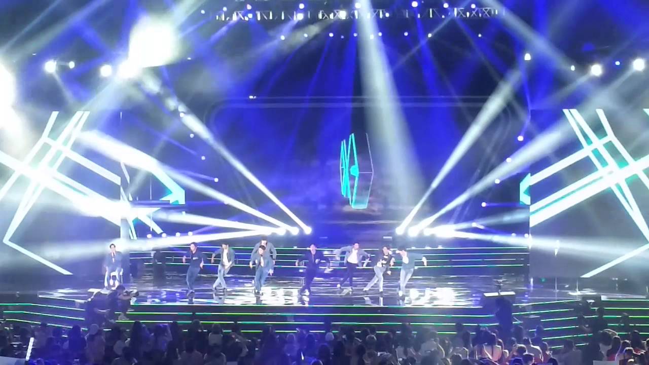 20160409 EXO love me right at 16th top chinese music award