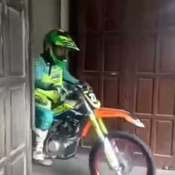 Sepiro sangar mu... wong lanang gagah sentak bojo goblok ndadak🤣