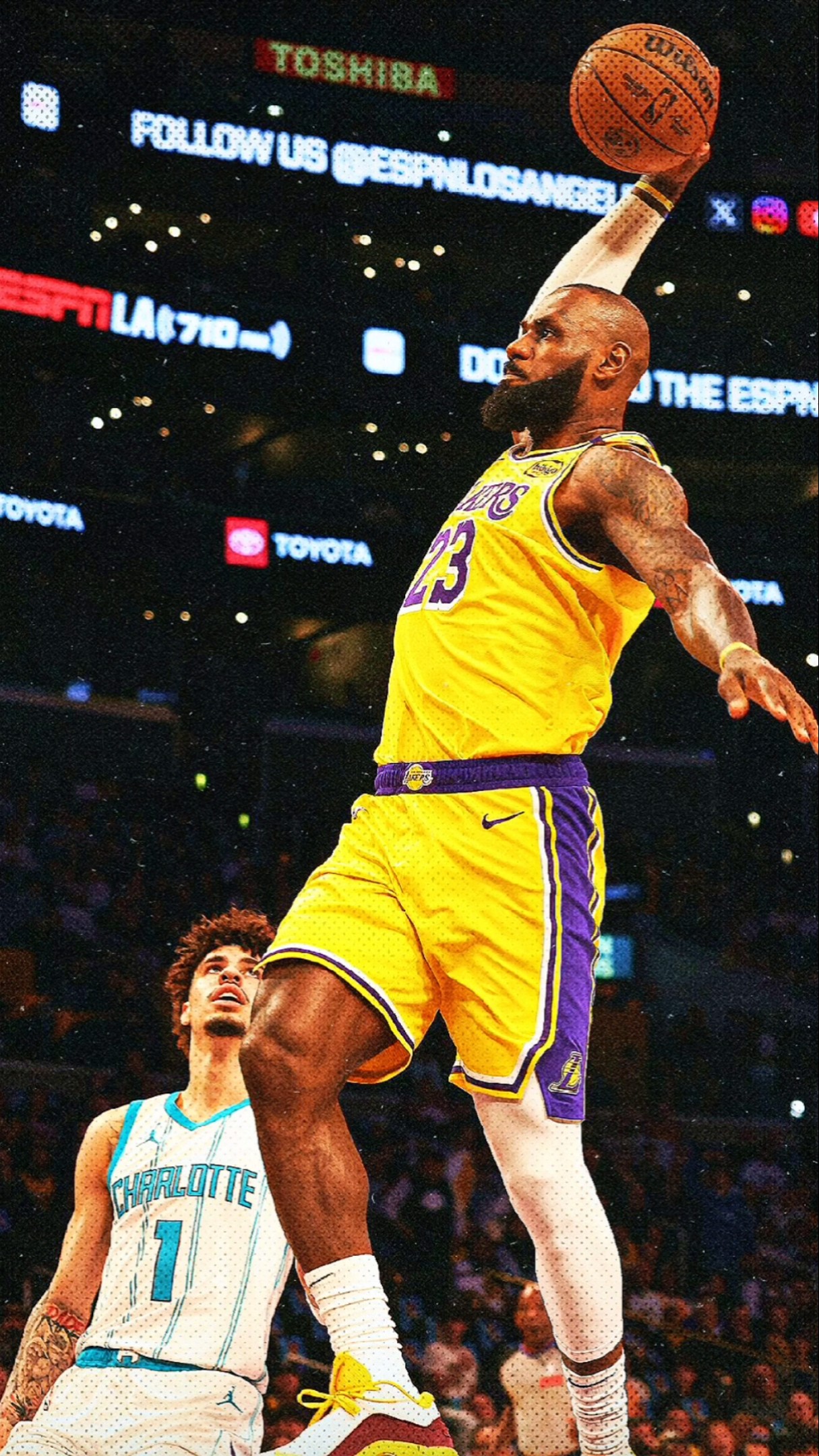 LEBRON POSTERIZED MELO BUT HORNETS WIN IN L-A #nba #lebronjames #lakers #losangeles #lameloball