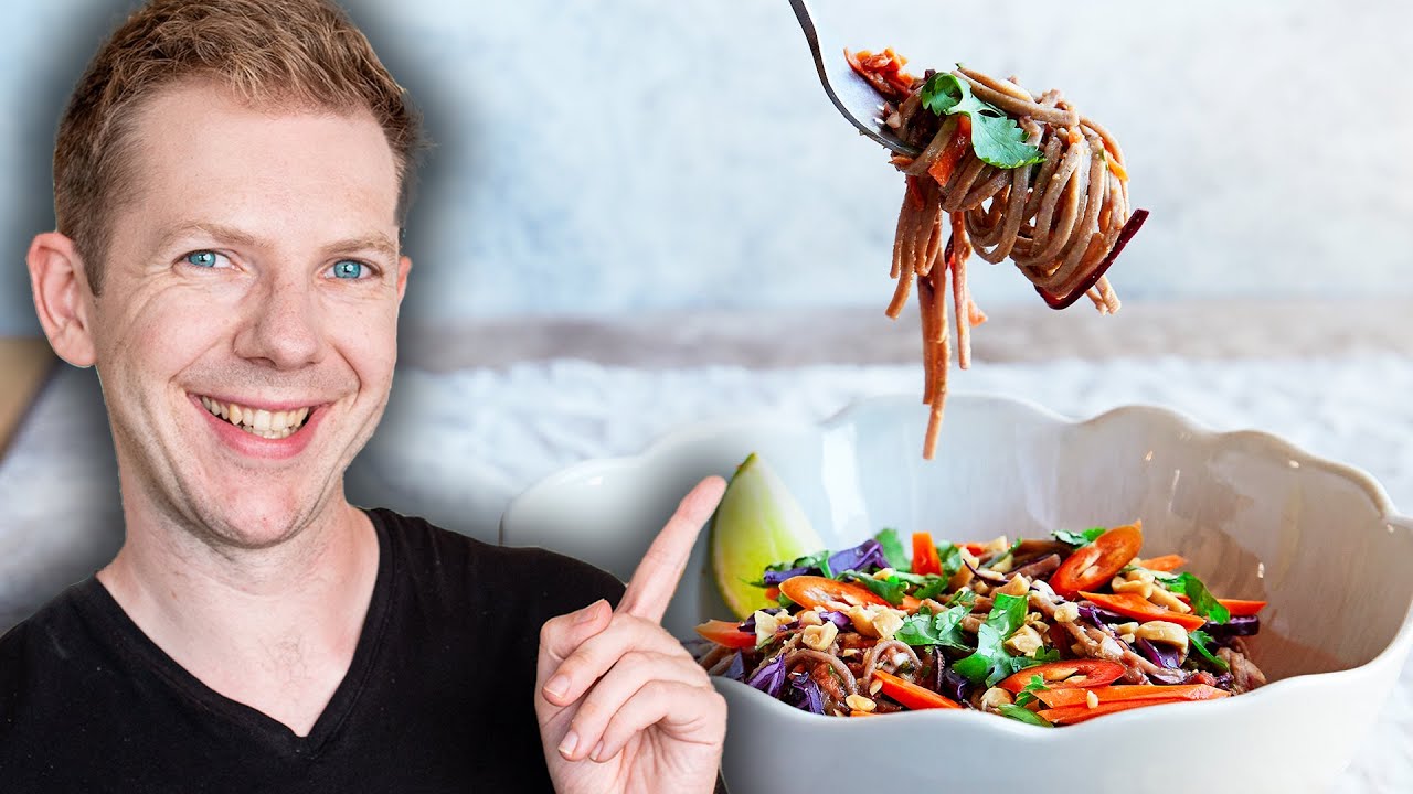 Asiatischer Nudelsalat mit Erdnuss-Soße 😍 - YouTube Asiatischer Nudelsalat mit Erdnuss-Soße 😍 - YouTube