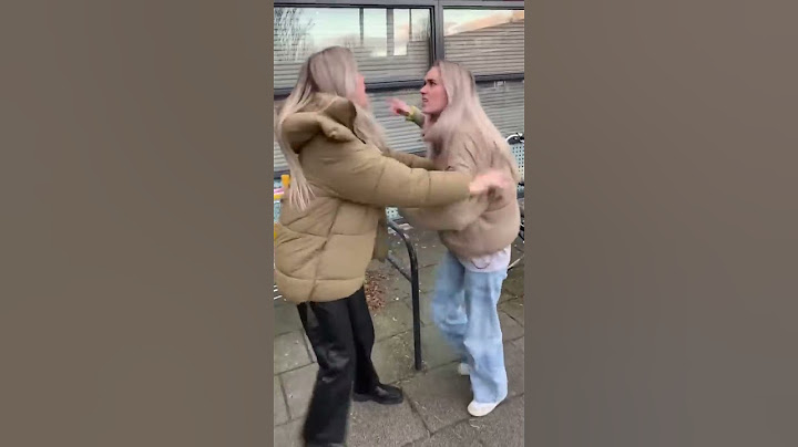 Ruzie om winkelkar bij supermarkt😂