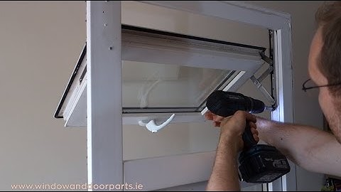 Hoe vervang je de scharnieren van een uPVC-raam?