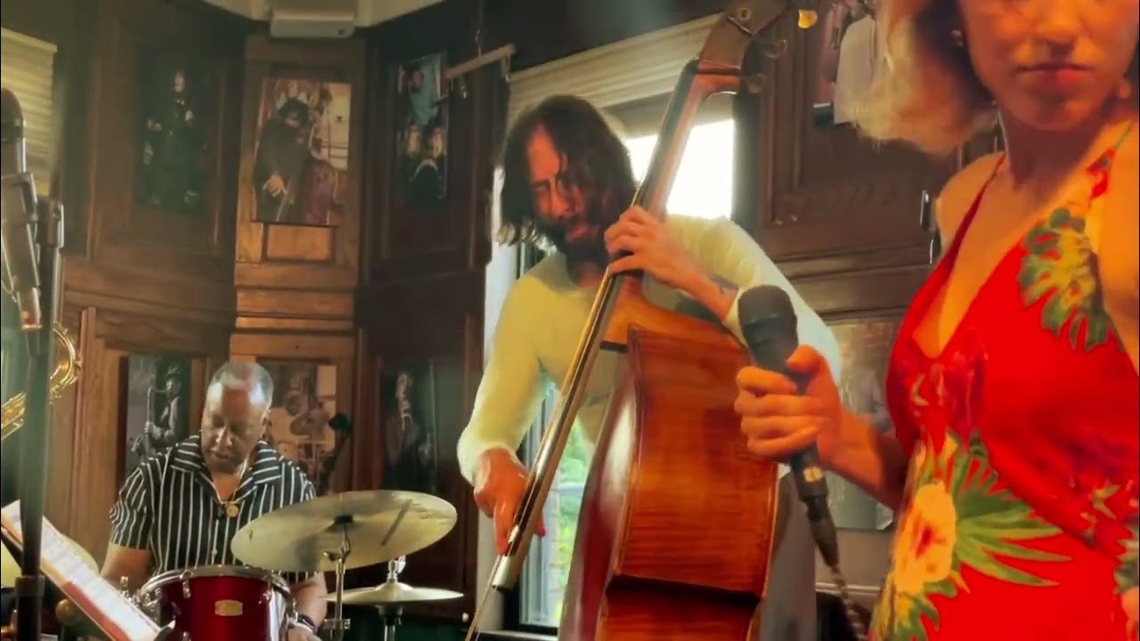 Twisted - Cybele Quartet Live at Mr. Henry's Twisted - Cybele Quartet Live at Mr. Henry's