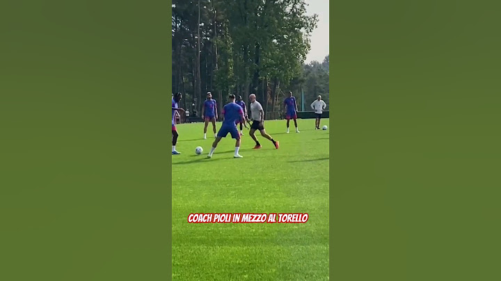 😂⚽️ Coach #Pioli in mezzo al torello #milan #pioli #acmilan #championsleague