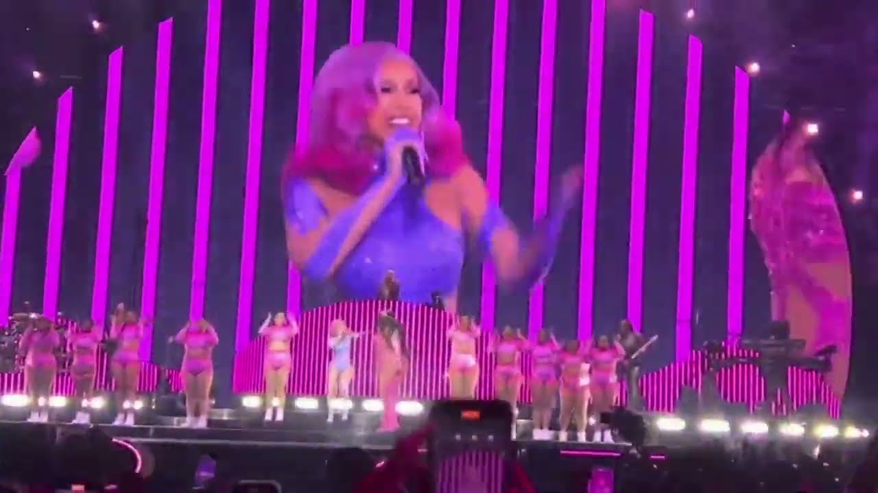 Lizzo - Rumors ft Cardi B (Live Performance)