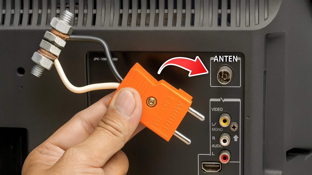 How To Make The Most Powerful Antenna In The World! Plug Into The TV ...