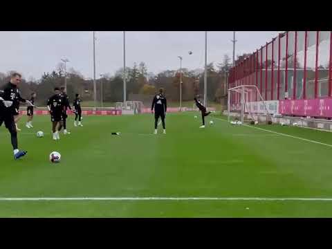 SERGE GNABRY AND MANUEL NEUER IN TRAINING