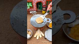 World smallest Aloo Paratha 😜😋 #trending #trendingshorts #trendingvideo #viral #viralvideo #doll