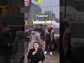 La migra detuvo y esposó a un ciudadano en Minneapolis ain saber que no era migrante.