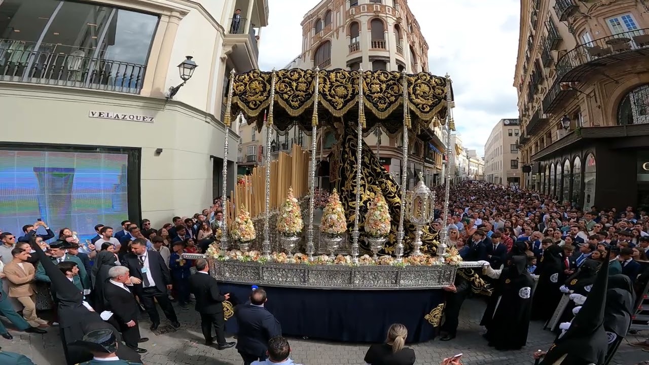 DOLORES Y MISERICORDIA EN LA CALLE RIOJA SEMANA SANTA SEVILLA 2025