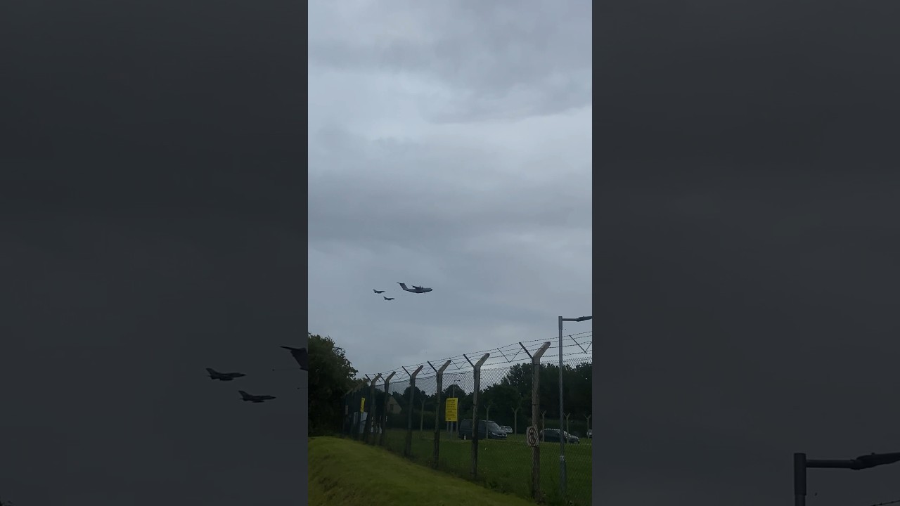2x Tornado and A400M Luftwaffe Mid air refuel demo RIAT23