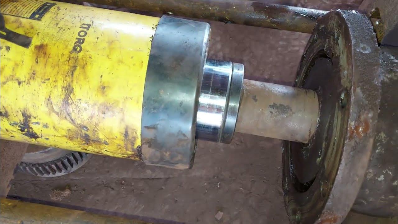 Gear Coupling HUB Removal From Gear Box Output Shaft By 60 Ton