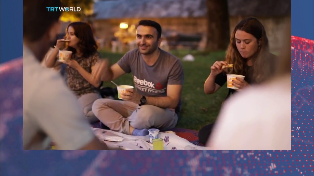 Turistlerin iftar heyecanı