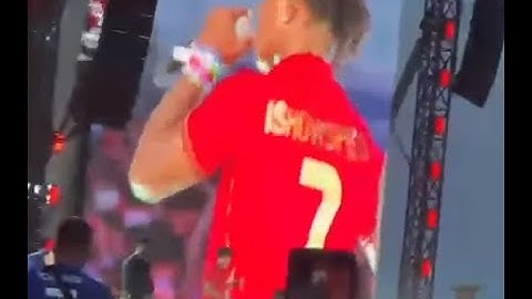 IShowSpeed jump in crowd on Rolling Loud