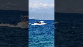 Το σκάφος του αδελφού μου στην επιστροφή του από πρωινό ψάρεμα